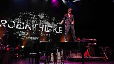 Boyz ll Men & Robin Thicke perform at Hard Rock Live 