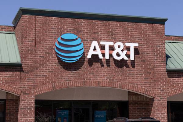 ‘Making it right’: AT&T to reimburse customers following network outage