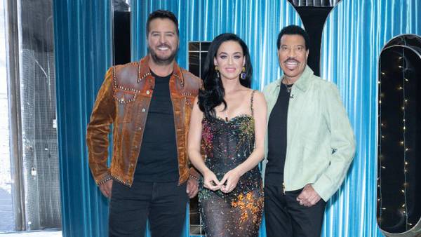 Lionel Richie gets key to Alabama hometown, plants trees at "Hello Park" with Luke and Katy