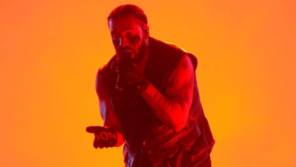 Drake cuts Lollapalooza Argentina set short, upsets fans