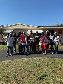 WHQT WEDR Hot 105 99Jamz Holiday Food Drop-Off Caravan