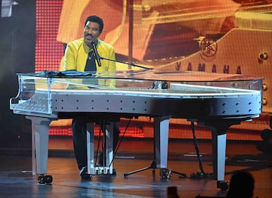 Lionel Richie; Earth Wind & Fire; Seminole Hard Rock Hotel & Casino Hollywood, FL; Sing a Song All Night Long tour