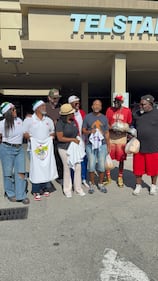 WHQT WEDR Hot 105 99Jamz Holiday Food Drop-Off Caravan