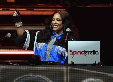 WHQT Hot 105 TLC & Salt-N-Pepa with En Vogue IT'S ICONIC Hard Rock Live