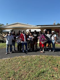 WHQT WEDR Hot 105 99Jamz Holiday Food Drop-Off Caravan