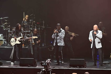 Lionel Richie; Earth Wind & Fire; Seminole Hard Rock Hotel & Casino Hollywood, FL; Sing a Song All Night Long tour