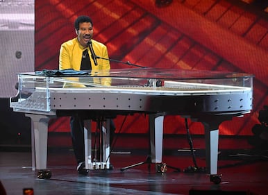 Lionel Richie; Earth Wind & Fire; Seminole Hard Rock Hotel & Casino Hollywood, FL; Sing a Song All Night Long tour