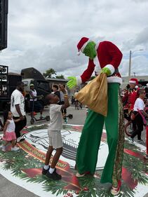 WHQT Hot105  WEDR 99JAMZ 18th Annual Christmas on 15th Ave