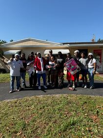 WHQT WEDR Hot 105 99Jamz Holiday Food Drop-Off Caravan