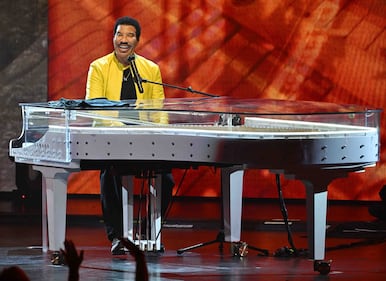 Lionel Richie; Earth Wind & Fire; Seminole Hard Rock Hotel & Casino Hollywood, FL; Sing a Song All Night Long tour